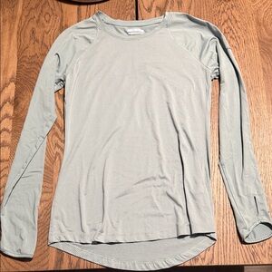 Columbia Women's greenish Long Sleeve Tee